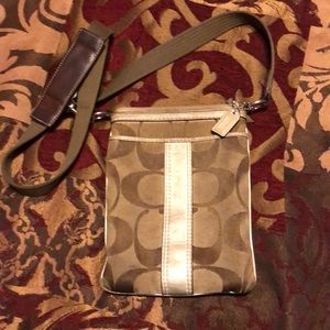 Crossbody Coach purse